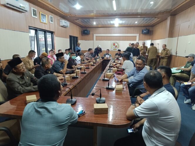 
					Niaga Singkong DPRD Provinsi Lampung mengumpulkan data dari DPRD Kabupaten Lampung Utara dan perwakilan petani singkong, Selasa (14/01/2025) 