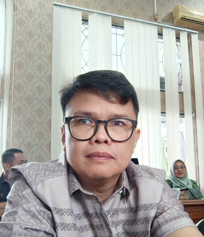 
					Fauzi Heri, Anggota Pansus Tata Niaga Singkong DPRD Provinsi Lampung saat rapat di Gedung DPRD Kabupaten Lampung Tengah, Rabu (15/01/2025). 