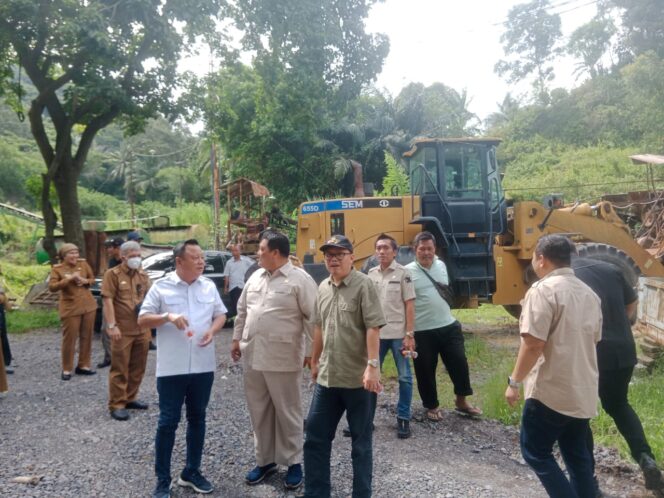 
					Fraksi Partai Gerindra DPRD Provinsi Lampung didampingi Dinas Lingkungan Hidup, Dinas PUPR, dan Fraksi Partai Gerindra DPRD Kota Bandar Lampung sidak ke dua perusahaan penambangan batu, Selasa (21/01/2025). 