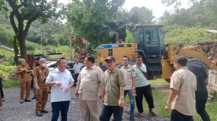 Fraksi Partai Gerindra DPRD Provinsi Lampung didampingi Dinas Lingkungan Hidup, Dinas PUPR, dan Fraksi Partai Gerindra DPRD Kota Bandar Lampung sidak ke dua perusahaan penambangan batu, Selasa (21/01/2025). 