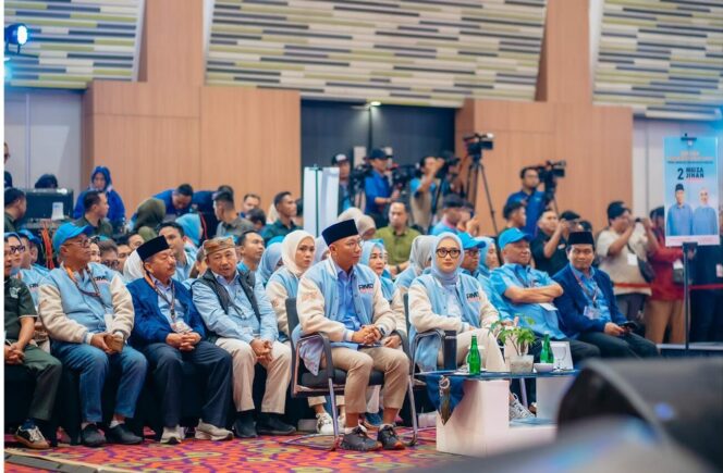 
					Rahmat Mirzani Djausal - dr. Jihan Nurlela saat Menghadiri Debat (Foto: Dok. Pribadi/Ist)