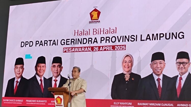Sekretaris Jenderal DPP Partai Gerindra Ahmad Muzani saat berpidato dalam halal bihalal DPD Partai Gerindra Provinsi Lampung, di Pesawaran, Sabtu (26/04/2025). 