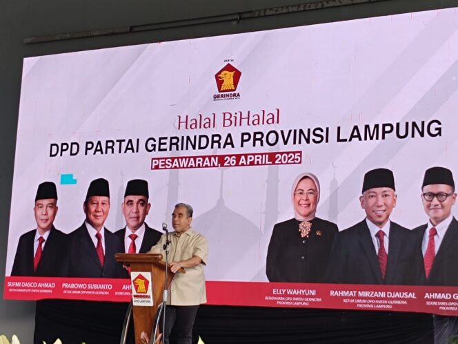
					Sekretaris Jenderal DPP Partai Gerindra Ahmad Muzani saat berpidato dalam halal bihalal DPD Partai Gerindra Provinsi Lampung, di Pesawaran, Sabtu (26/04/2025). 