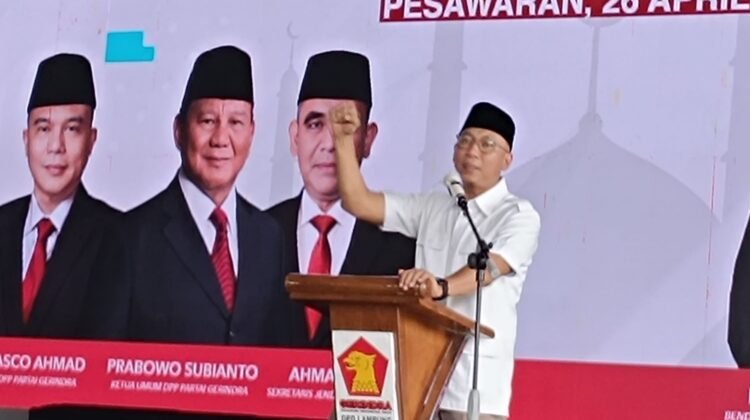 Ketua DPD Partai Gerindra Provinsi Lampung Rahmat Mirzani Djausal saat memberikan sambutan dalam halal bihalal Partai Gerindra di Kecamatan Gedong Tataan, Pesawaran, Sabtu (26/04/2025). 