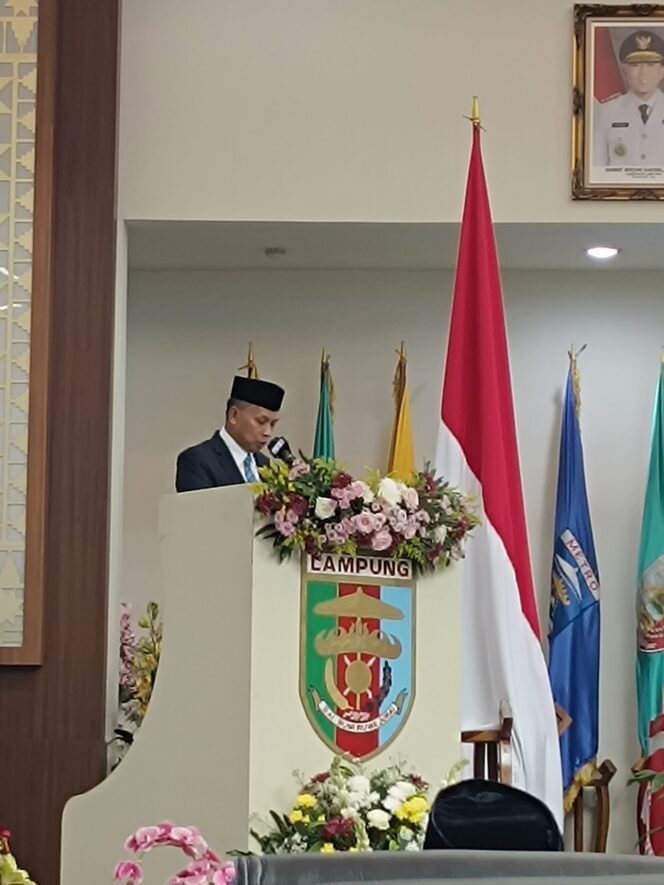 
					Wakil Kepala Perwakilan BPK Provinsi Lampung, Budi Prijono saat membacakan risalah LHP BPK pada rapat paripurna DPRD Provinsi Lampung, Jumat (23/05/2025). 