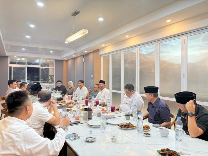 
					Gubernur Lampung Rahmat Mirzani Djausal saat halal bihalal bersama Fraksi Partai Gerindra DPRD Provinsi Lampung