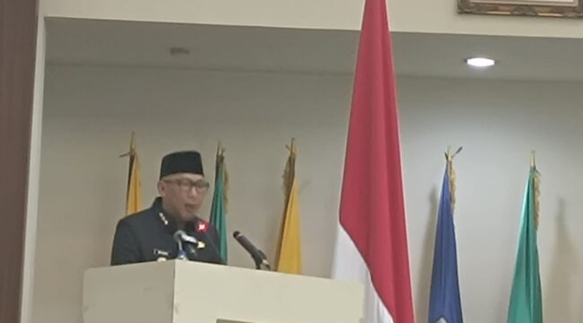 Gubernur Lampung Rahmat Mirzani Djausal saat memberikan sambutan dalam rapat paripurna DPRD Provinsi Lampung
